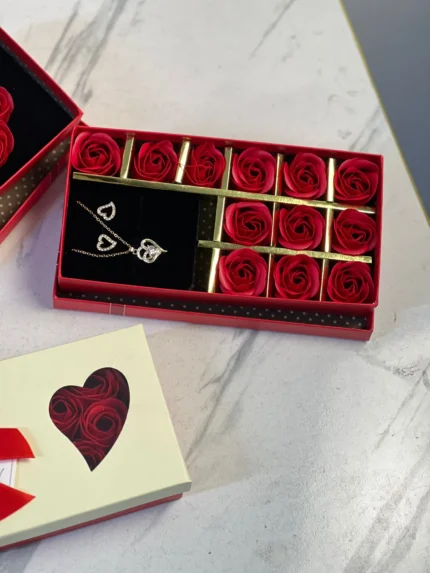 Set De Arete + Collar + 12 Rosas Pétalos De Jabón