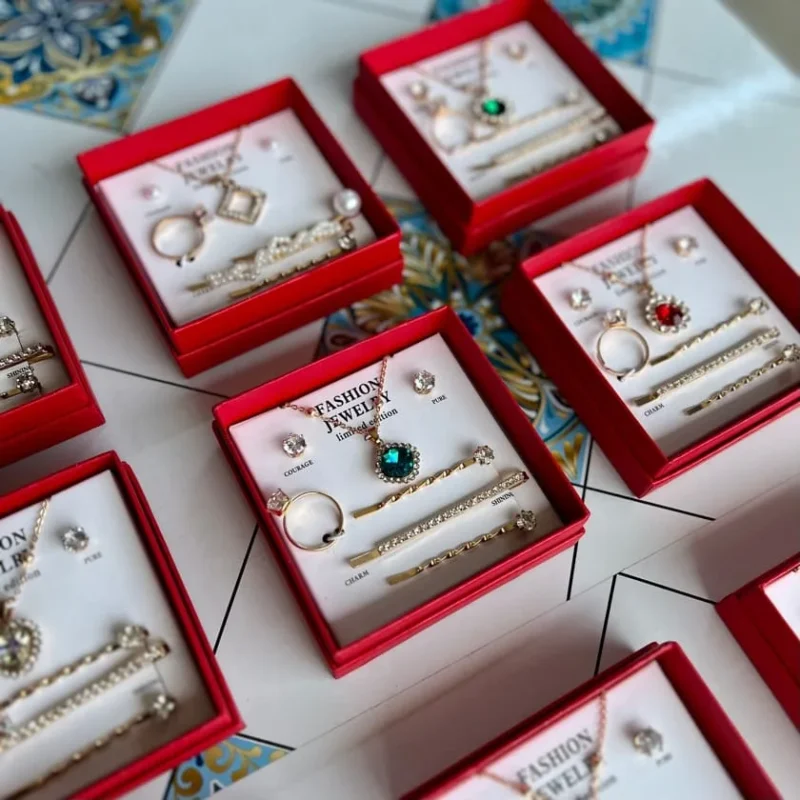 Set De Collar + Anillo + Aretes + 3 Ganchos
