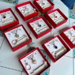 Set De Collar + Anillo + Aretes + 3 Ganchos