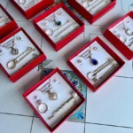 Set De Collar + Anillo + Aretes + 3 Ganchos